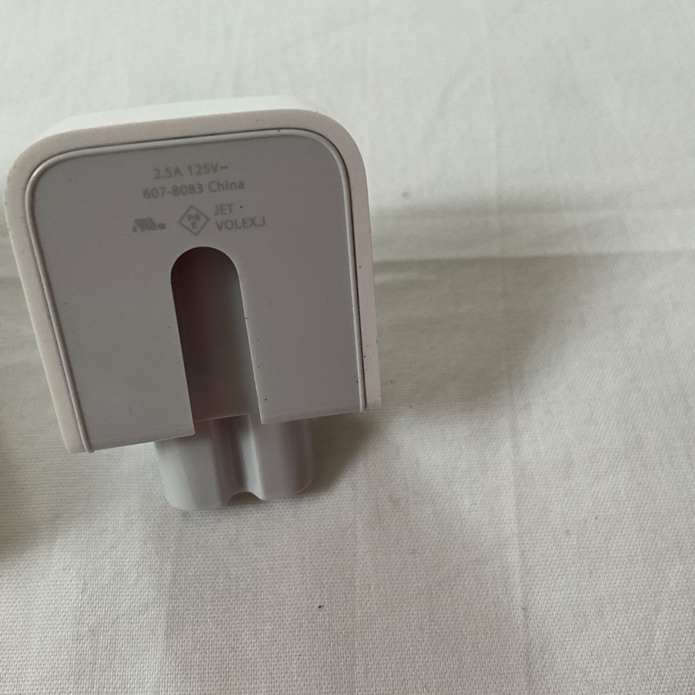 APPLE 12W USB Power Adapter/Charging Block (#3) - Picture 5 of 5